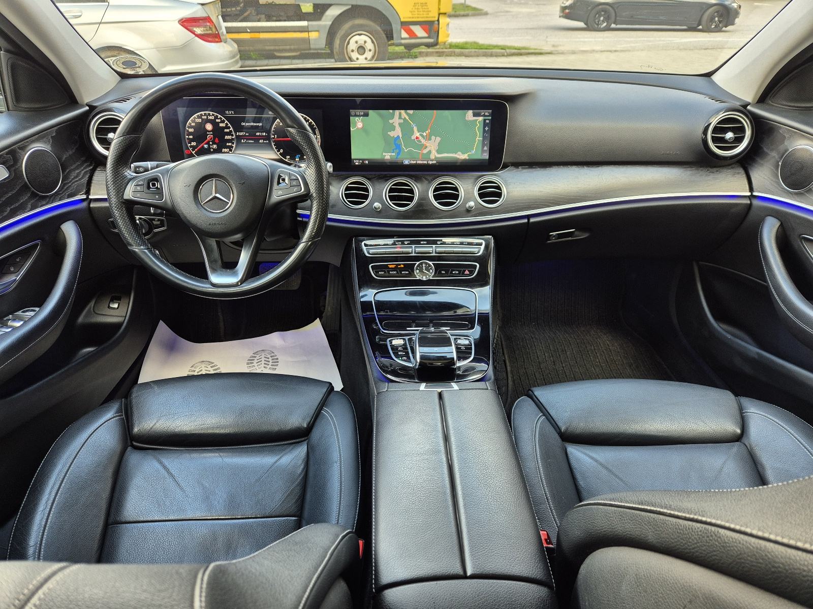 Mercedes-Benz E-klasa 220 D AMG, automatik, fotografija 9