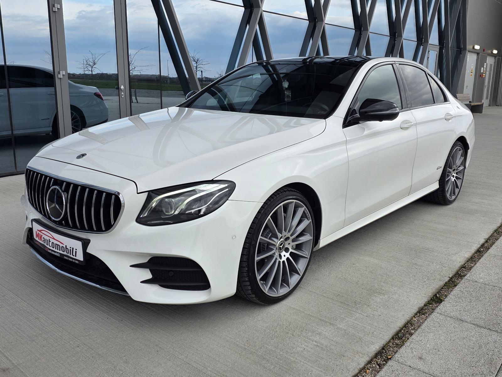 Mercedes-Benz E-klasa 220 D automatik, fotografija 2