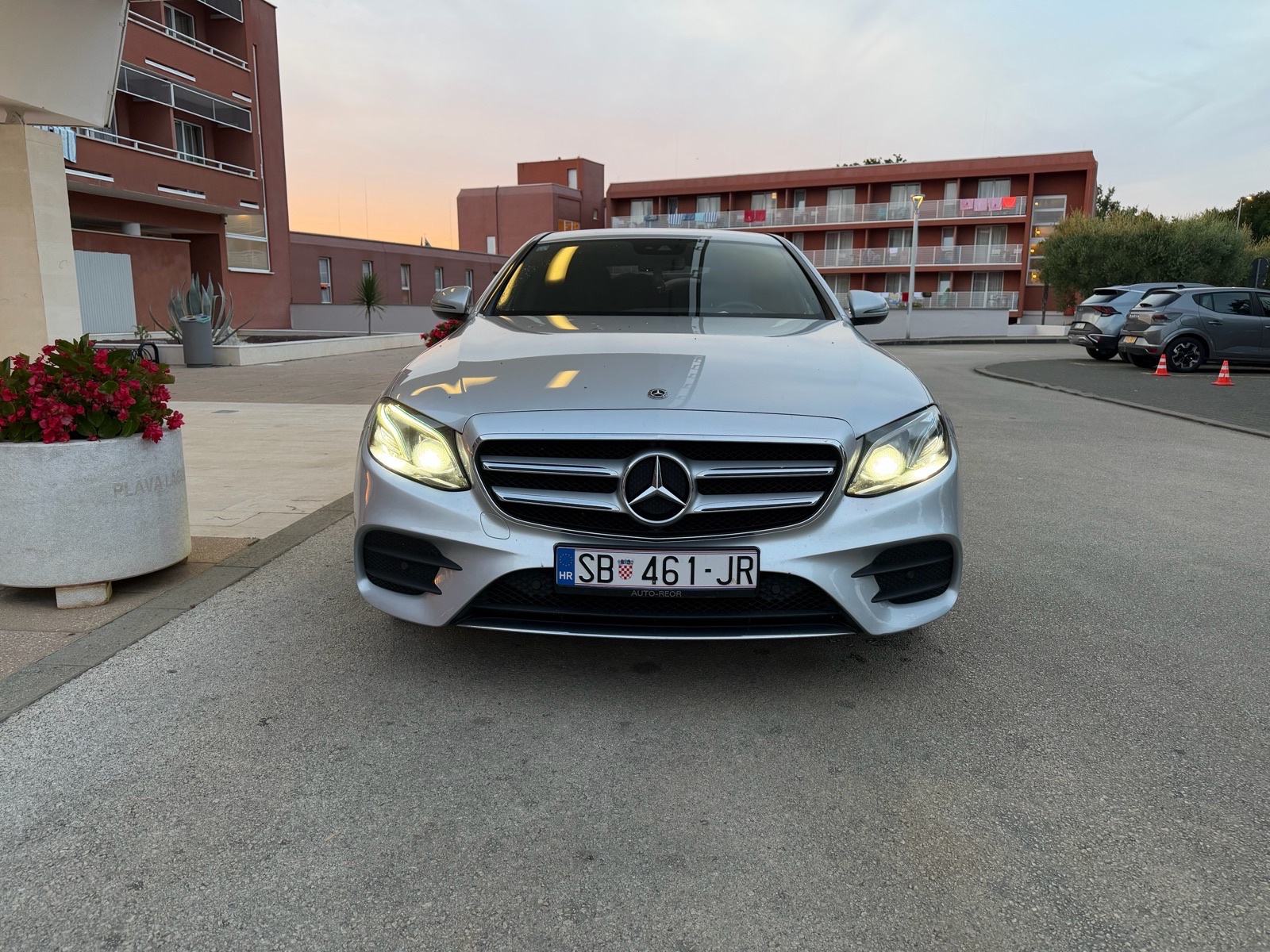 Mercedes-Benz E-klasa 220 D automatik, fotografija 2