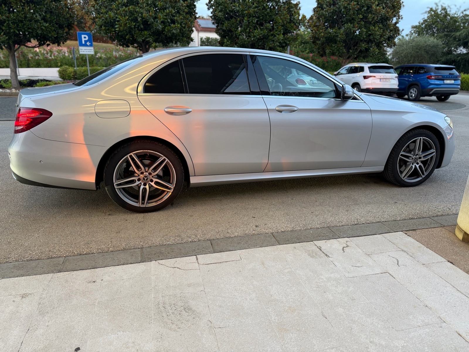 Mercedes-Benz E-klasa 220 D automatik, fotografija 3