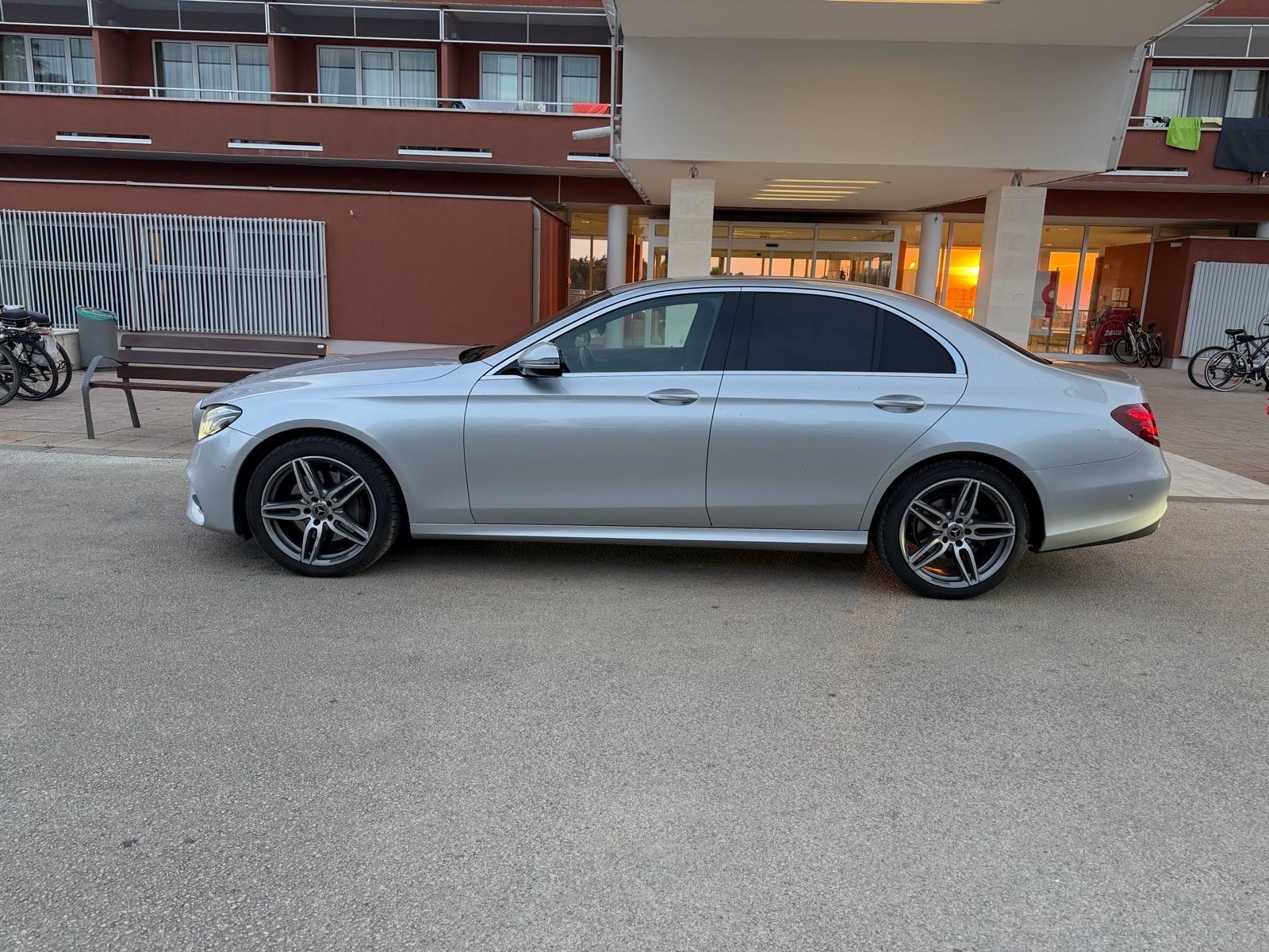Mercedes-Benz E-klasa 220 D automatik, fotografija 6