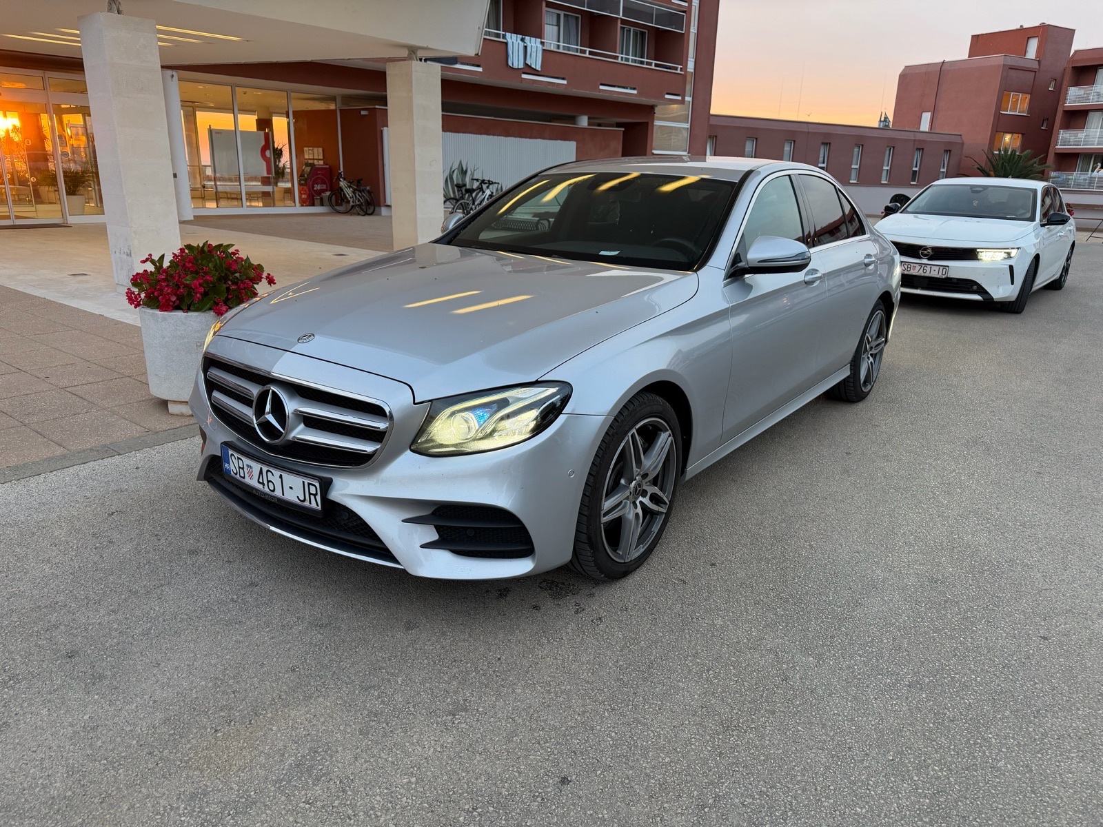 Mercedes-Benz E-klasa 220 D automatik, fotografija 9