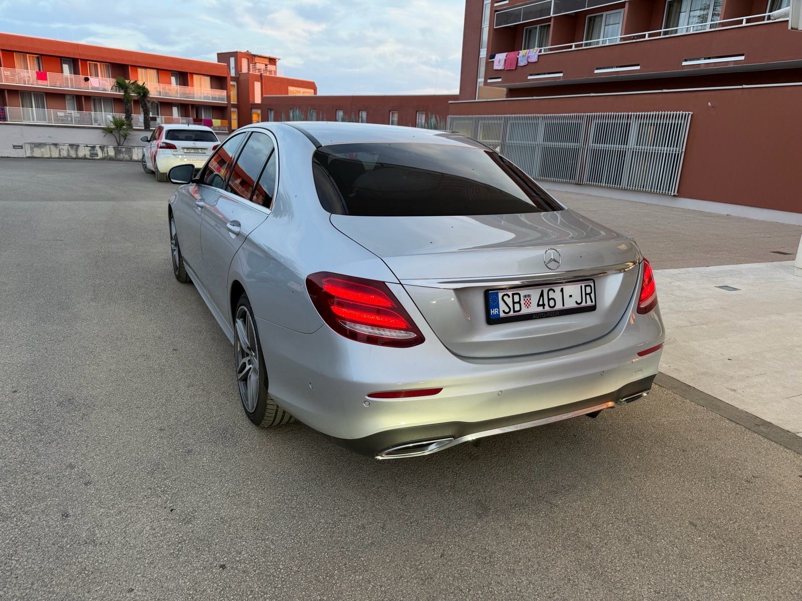 Mercedes-Benz E-klasa 220 D automatik, fotografija 11