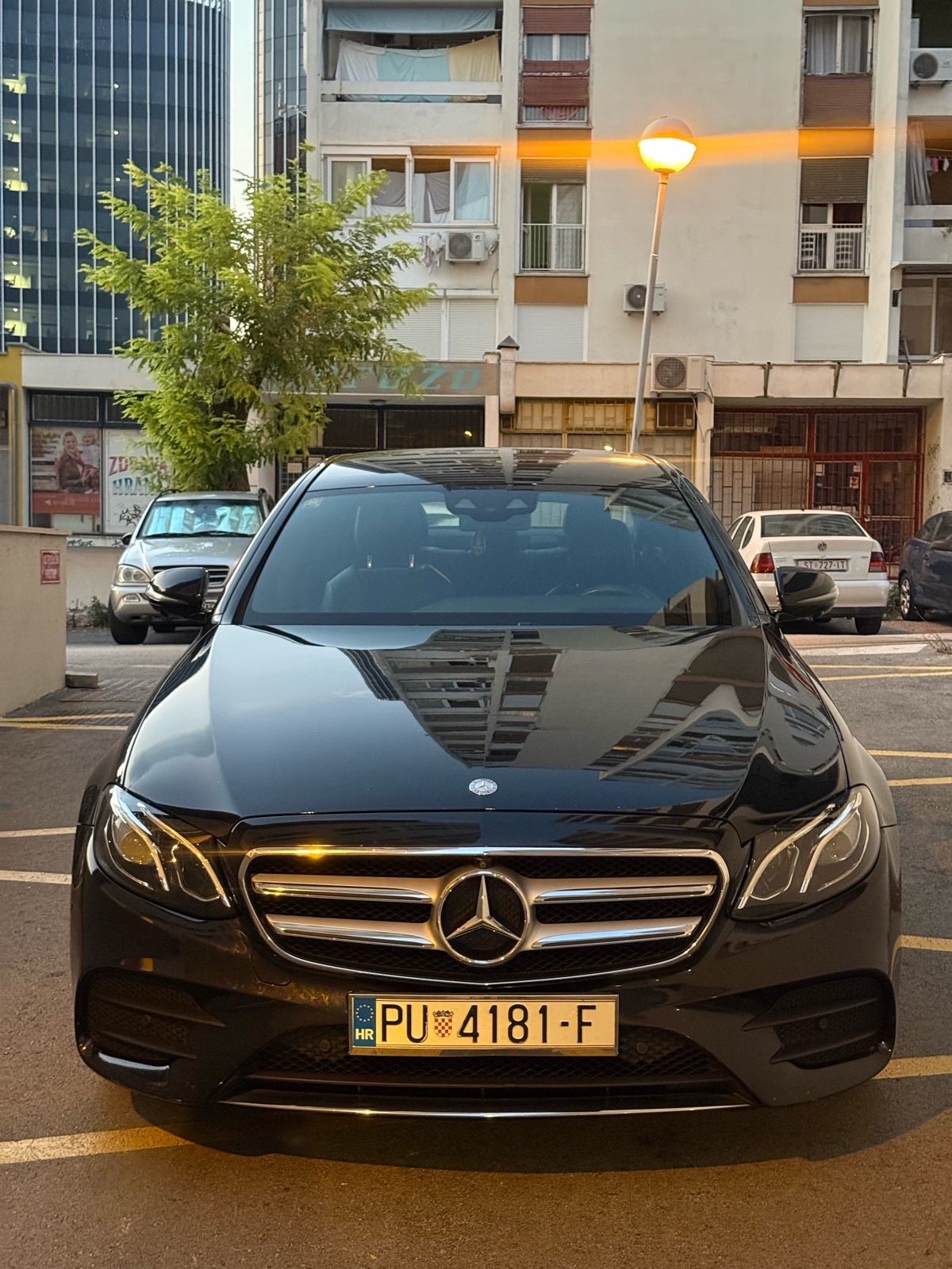 Mercedes-Benz E-klasa 220 D AMG, fotografija 1