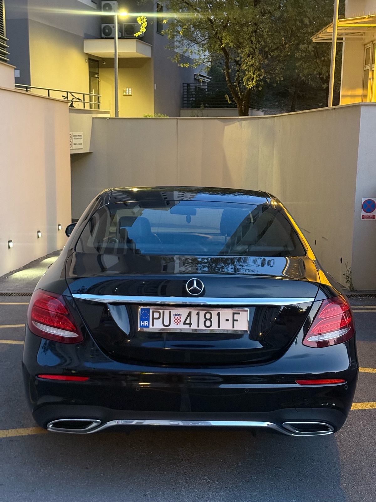 Mercedes-Benz E-klasa 220 D AMG, fotografija 2
