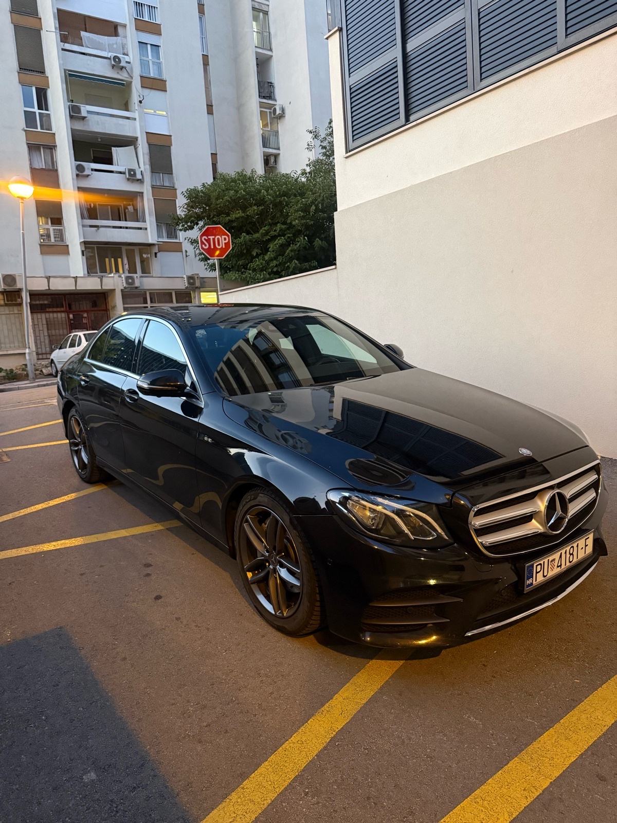 Mercedes-Benz E-klasa 220 D AMG, fotografija 3