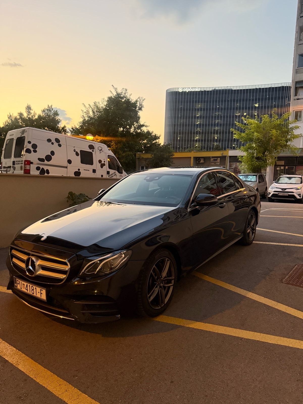 Mercedes-Benz E-klasa 220 D AMG, fotografija 4