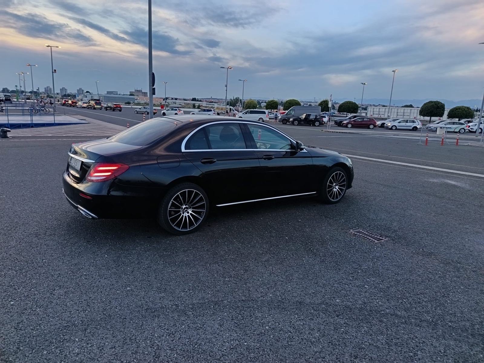 Mercedes-Benz E-klasa 220 D automatik, fotografija 3