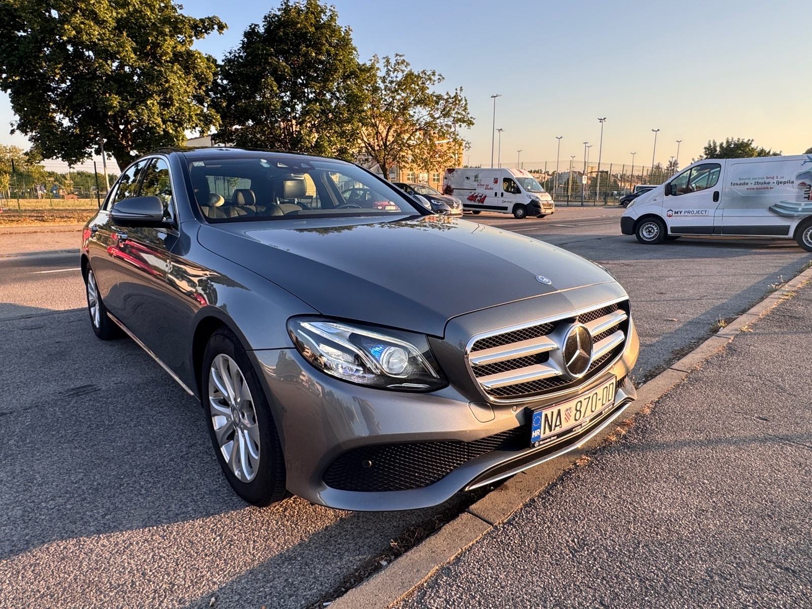 Mercedes-Benz E-klasa 220 D automatik, fotografija 4