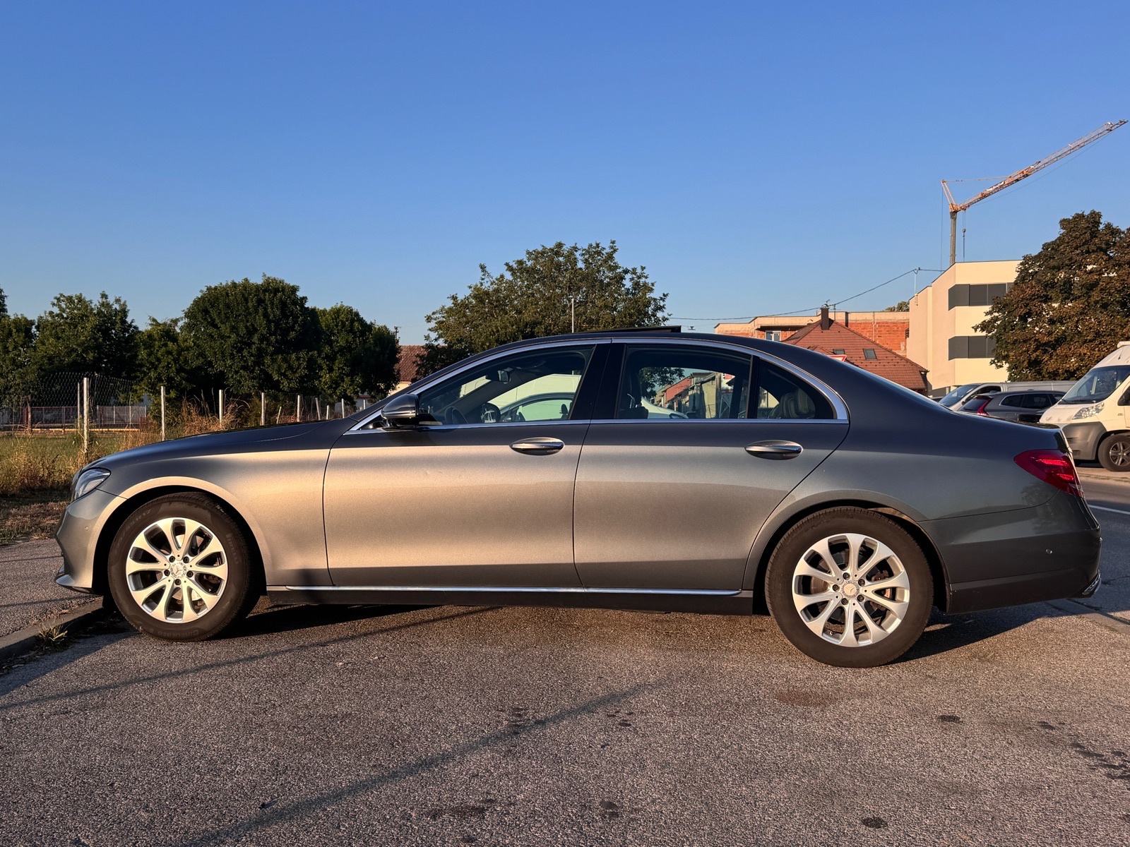 Mercedes-Benz E-klasa 220 D automatik, fotografija 5