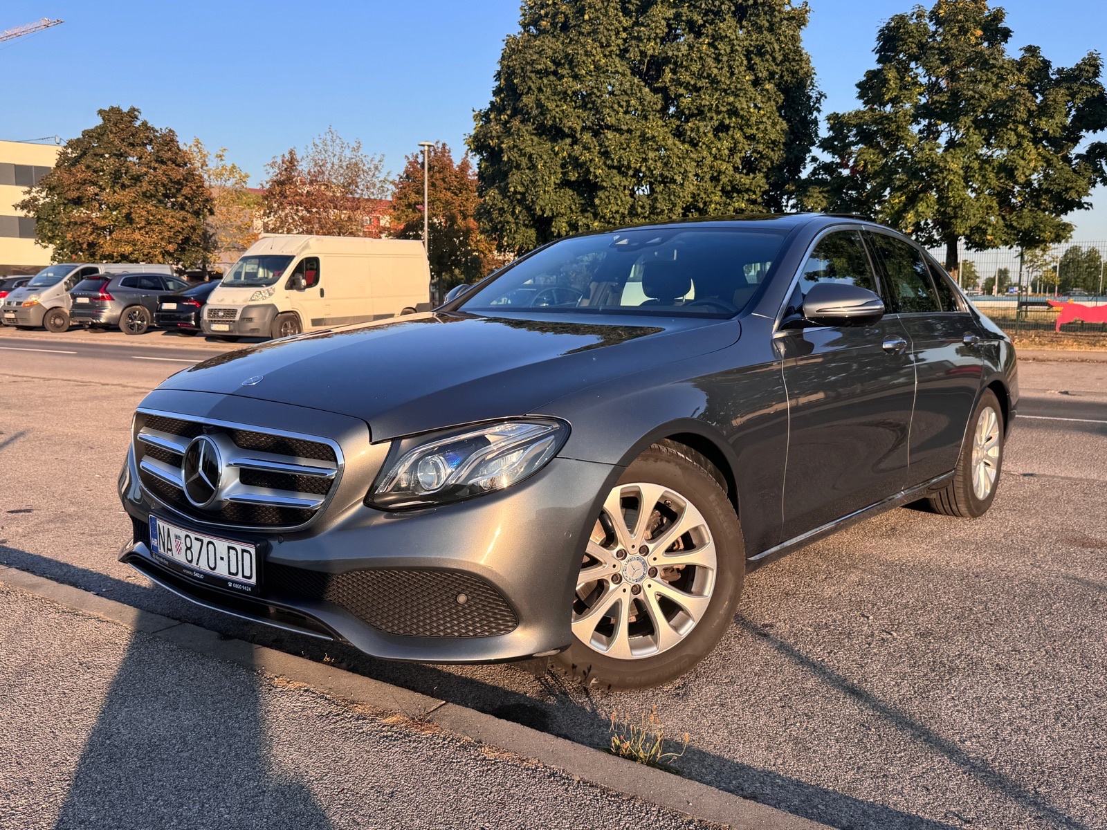 Mercedes-Benz E-klasa 220 D automatik, fotografija 3