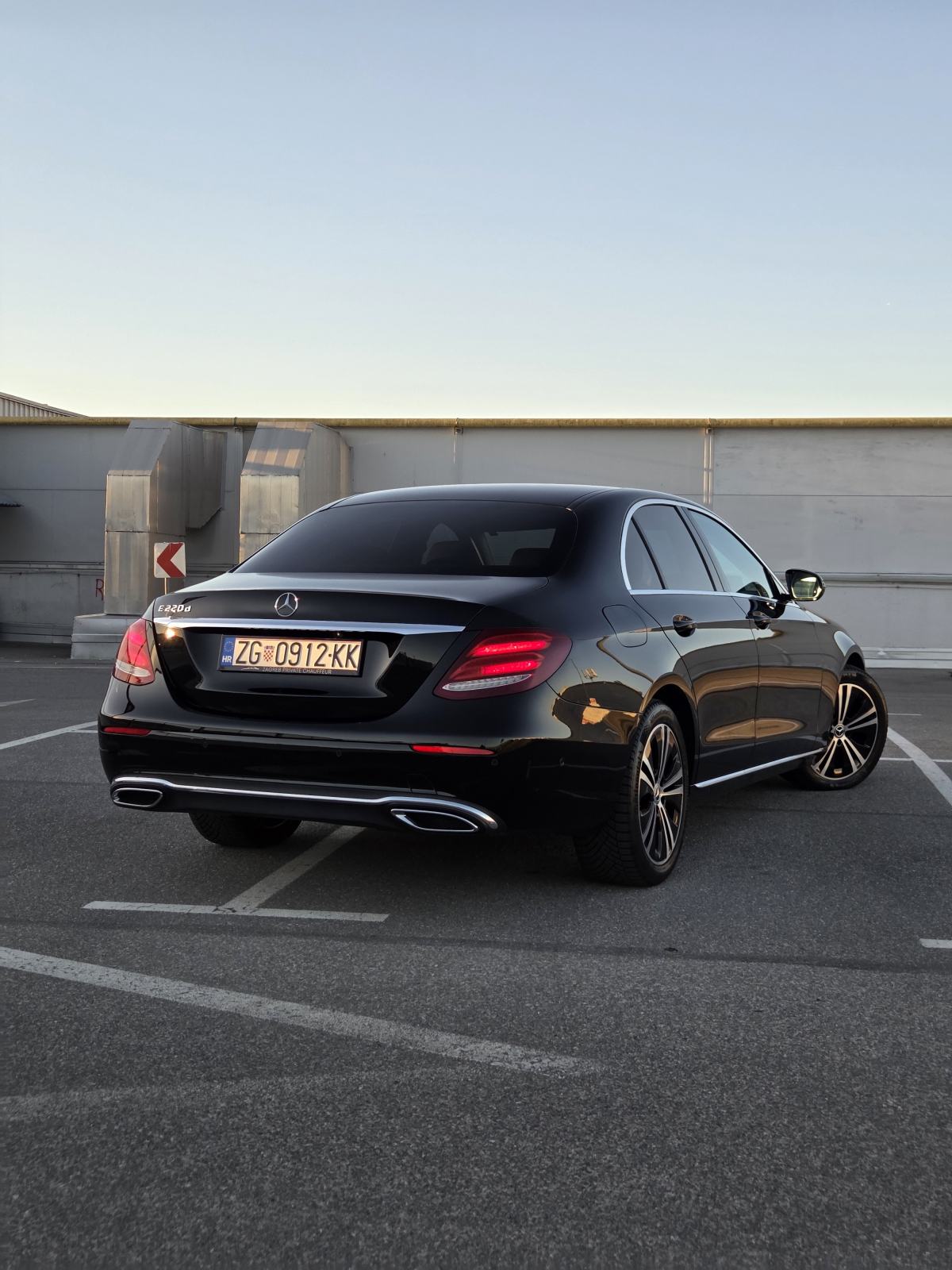 Mercedes-Benz E-klasa 220 D, Avantgarde, reg. do 07/27, fotografija 5