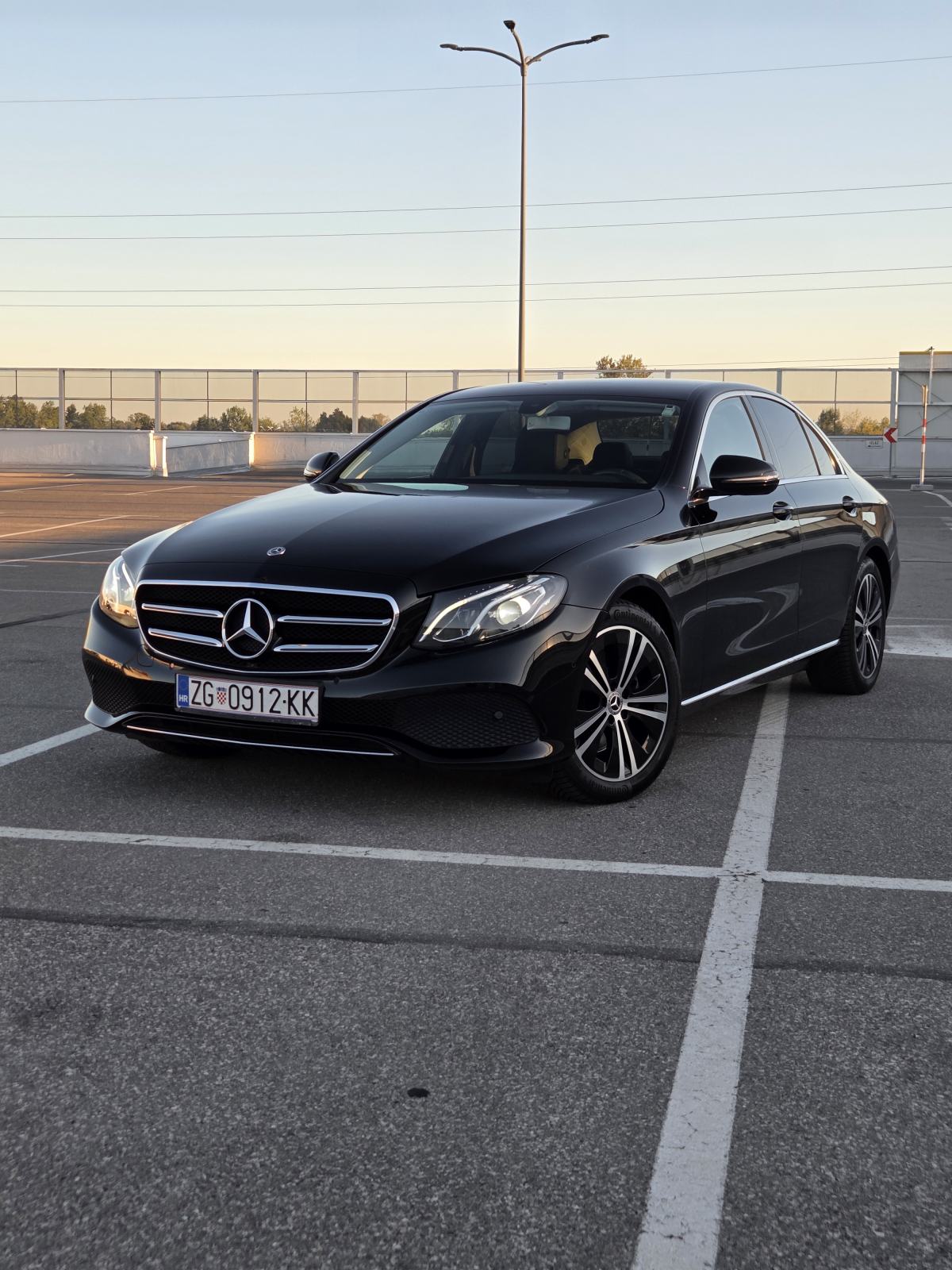 Mercedes-Benz E-klasa 220 D, Avantgarde, reg. do 07/27, fotografija 8