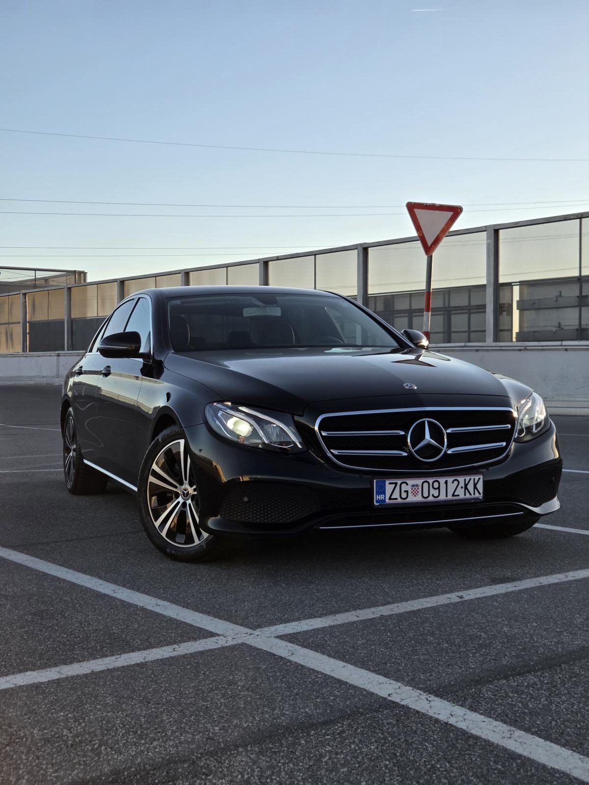 Mercedes-Benz E-klasa 220 D, Avantgarde, reg. do 07/27, fotografija 7