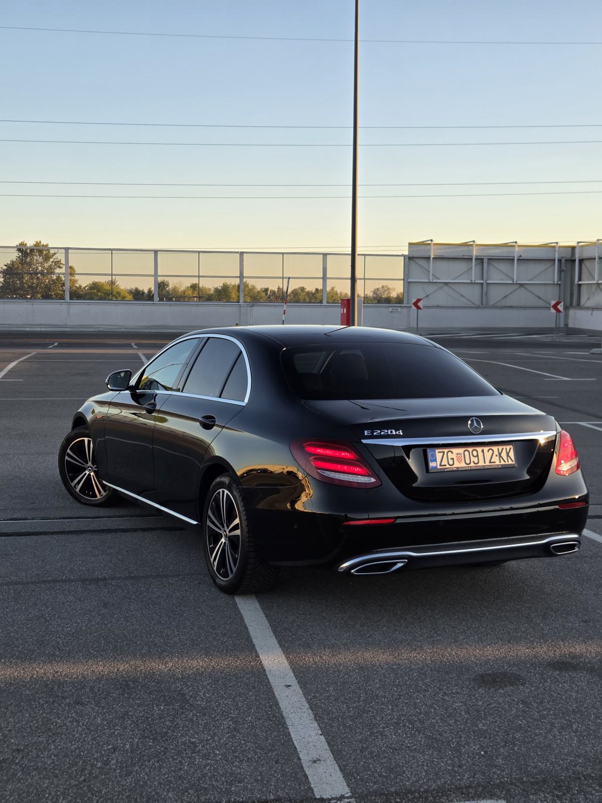 Mercedes-Benz E-klasa 220 D, Avantgarde, reg. do 07/27, fotografija 11