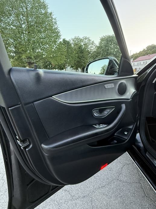 Mercedes-Benz E-220 D, Registriran,SUPER STANJE, AKCIJA !!!, fotografija 17