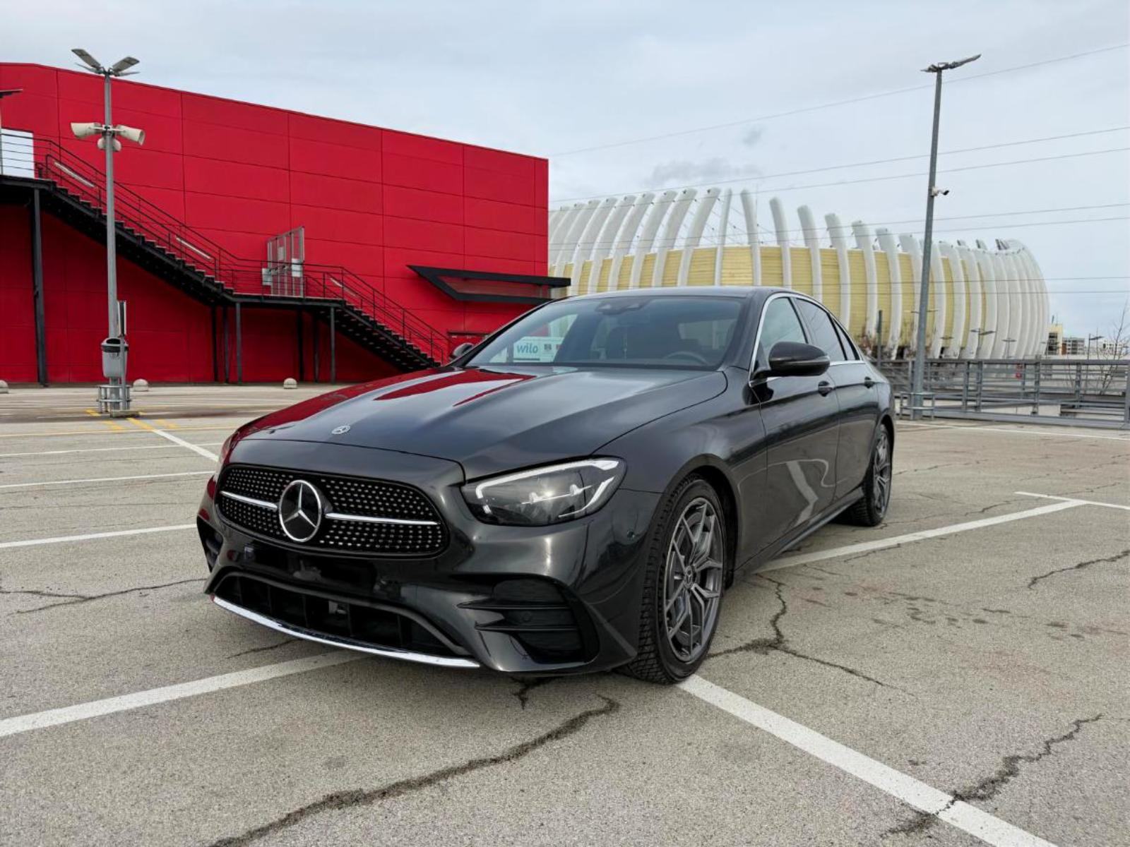 Mercedes-Benz E-klasa 220 D, pogled izvana - slika 1
