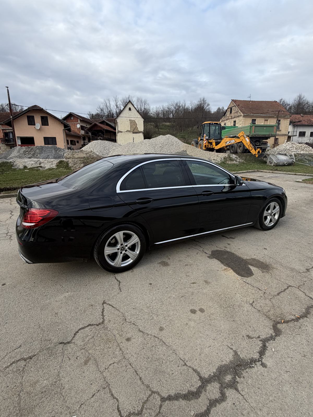 Mercedes-Benz E-220 D, Registriran,SUPER STANJE, AKCIJA !!!, fotografija 5