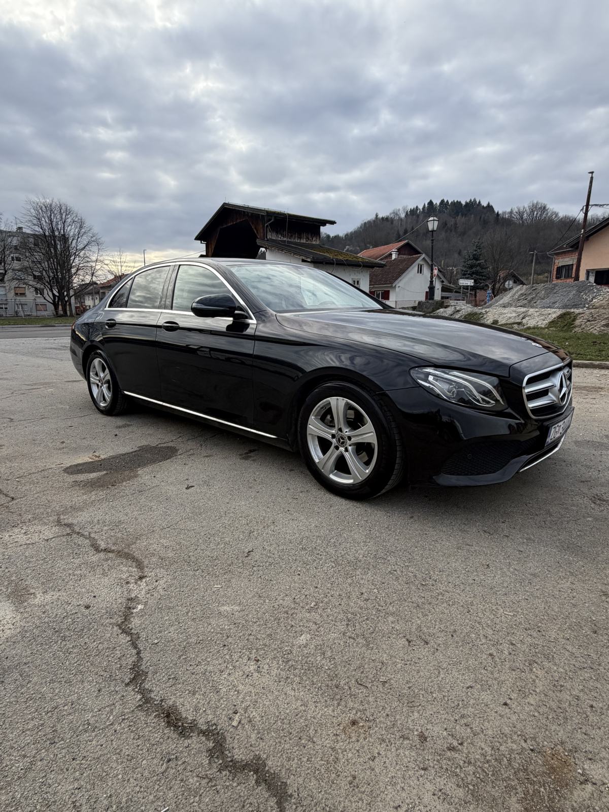 Mercedes-Benz E-220 D, Registriran,SUPER STANJE, AKCIJA !!!, fotografija 3
