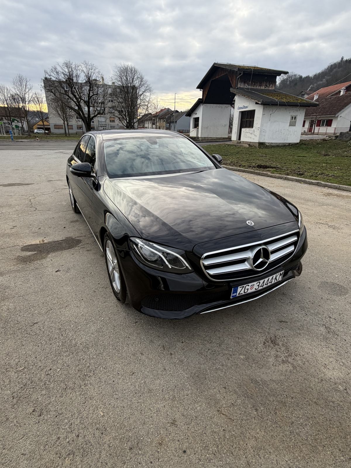 Mercedes-Benz E-220 D, Registriran,SUPER STANJE, AKCIJA !!!, fotografija 10