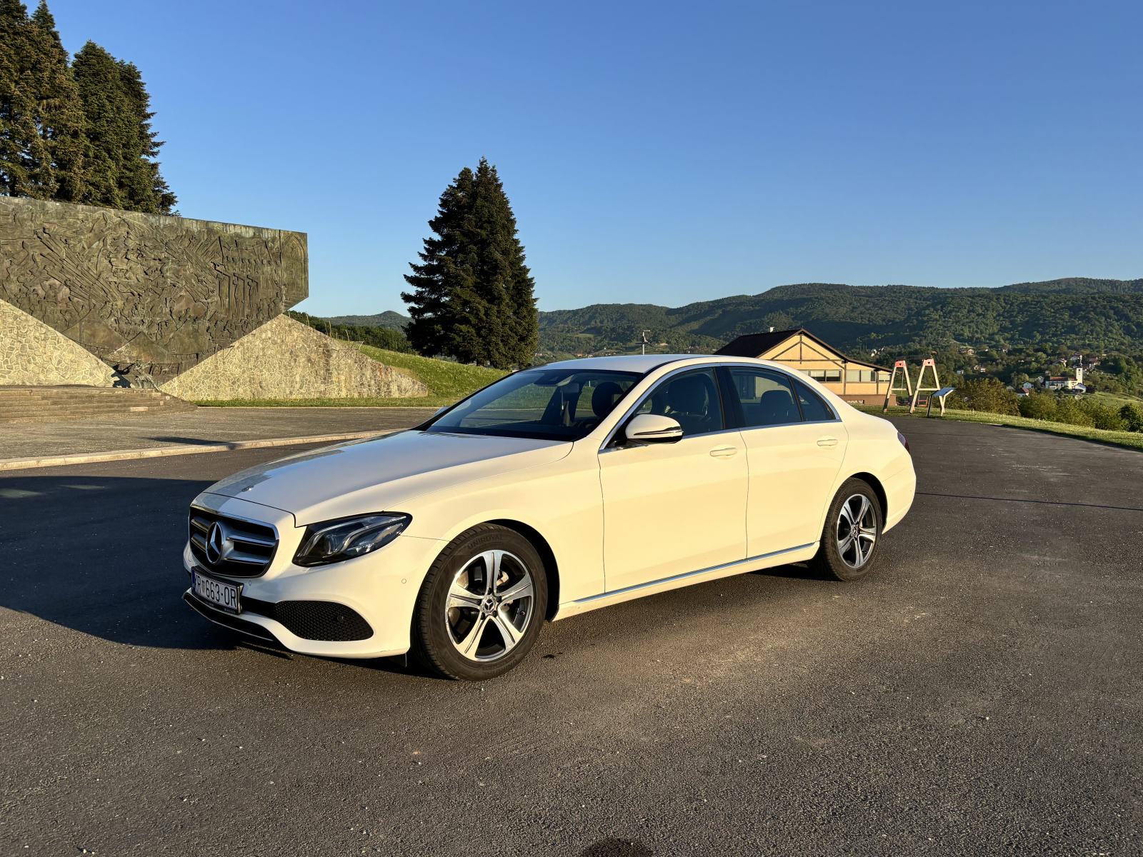 Mercedes-Benz E-klasa 220 D, fotografija 4