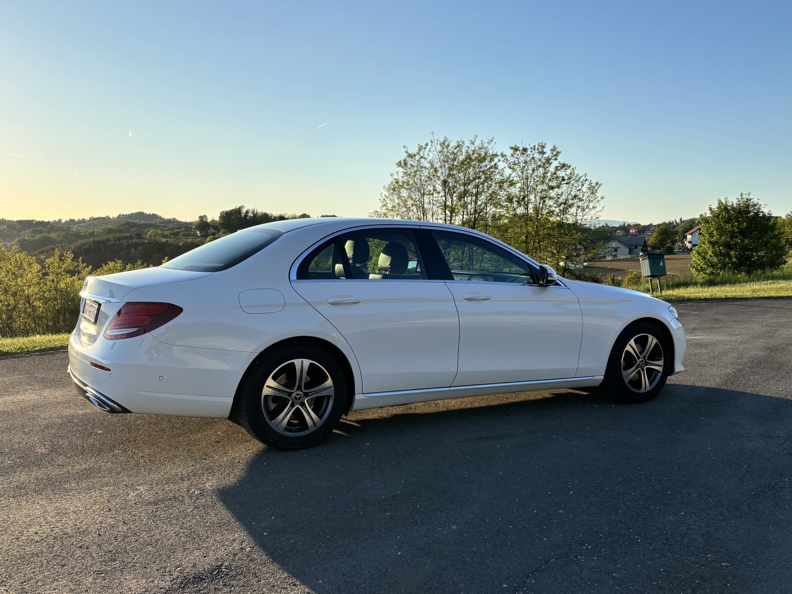 Mercedes-Benz E-klasa 220 D, fotografija 3