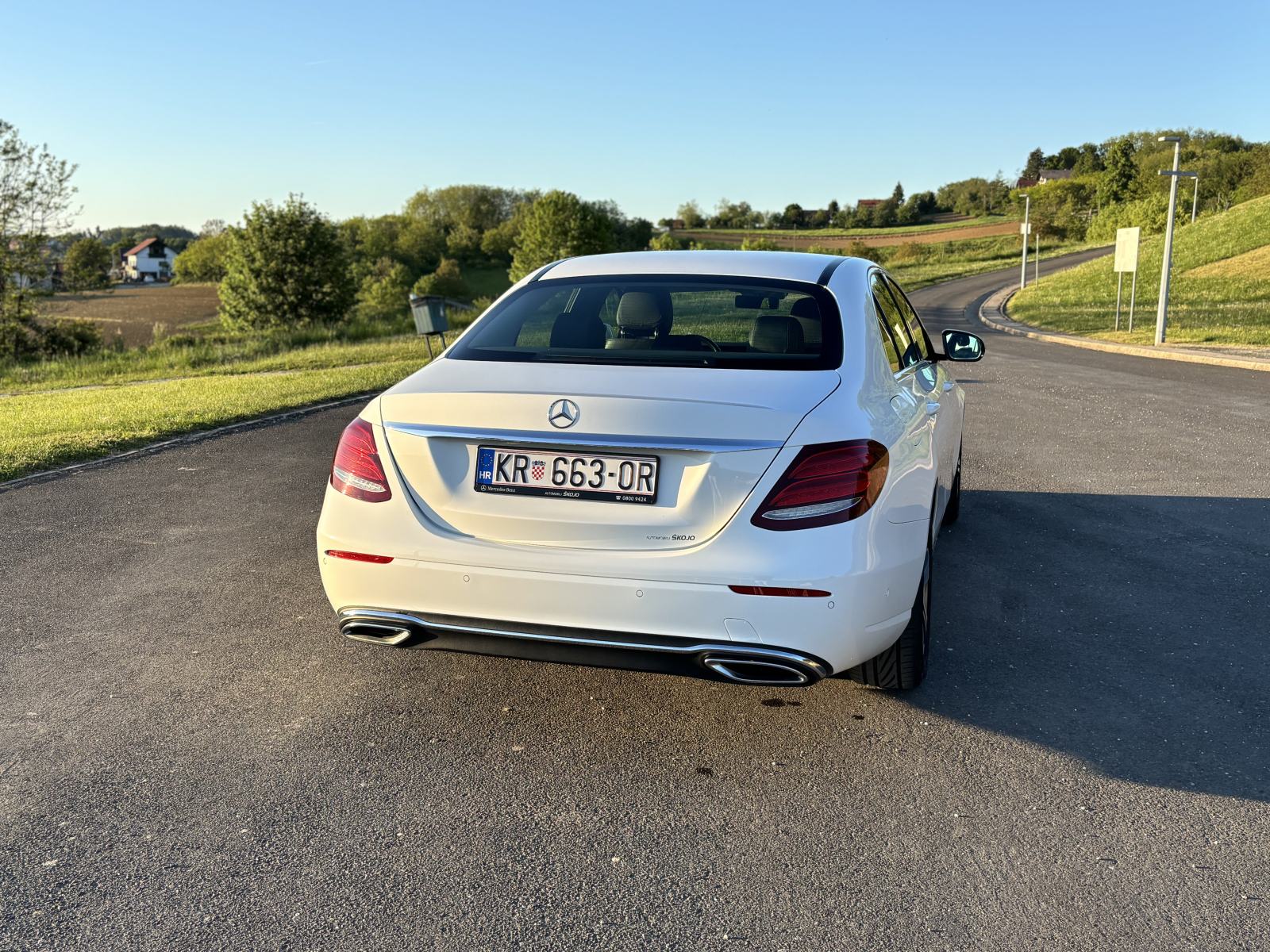 Mercedes-Benz E-klasa 220 D, fotografija 5