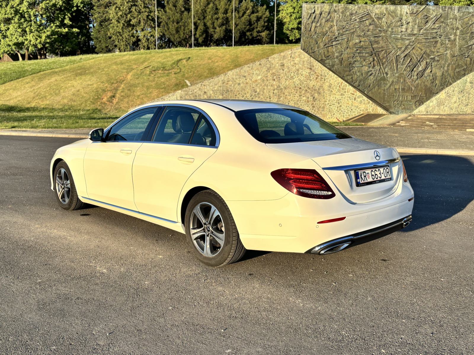 Mercedes-Benz E-klasa 220 D, fotografija 6