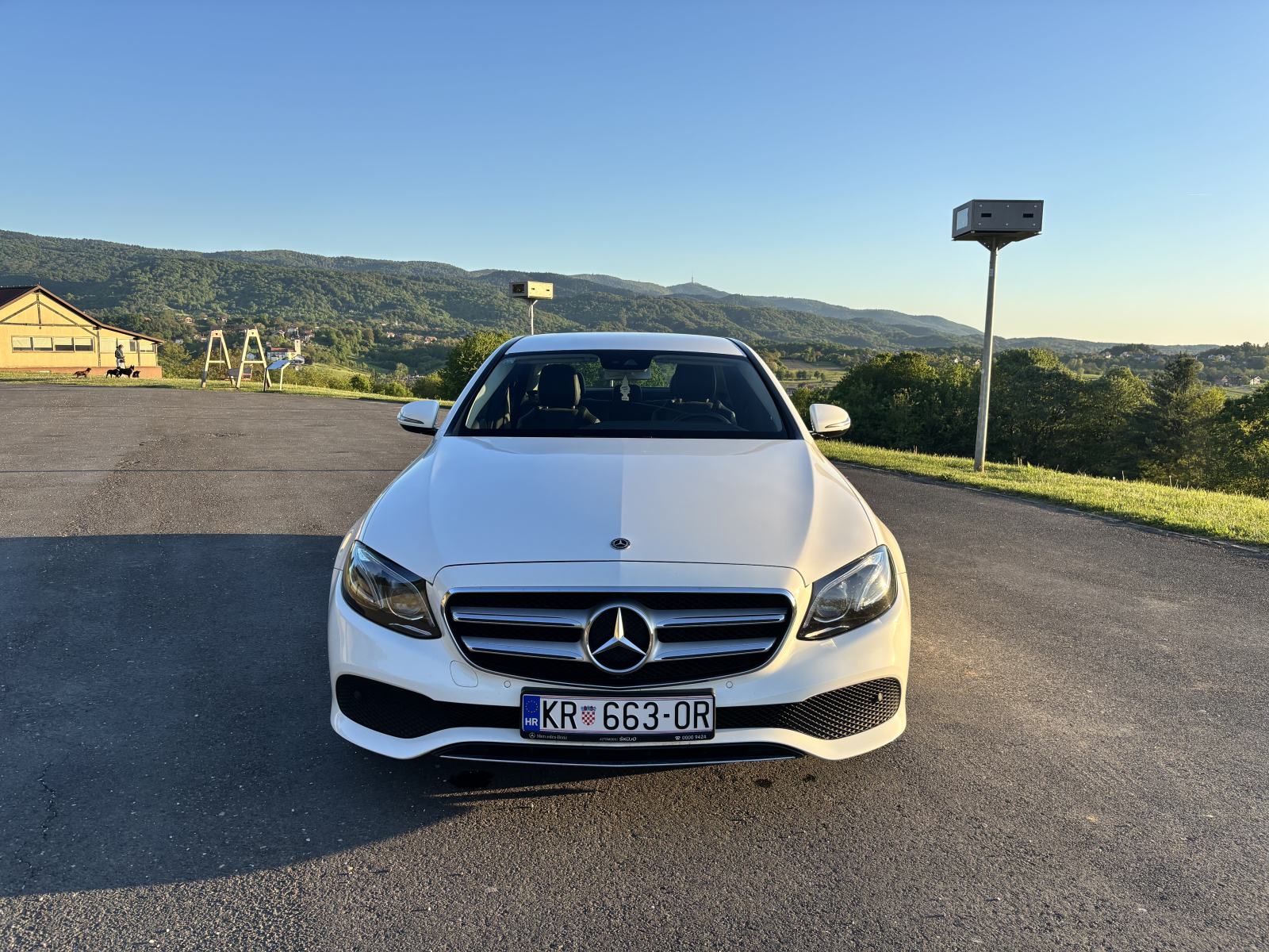 Mercedes-Benz E-klasa 220 D, fotografija 8