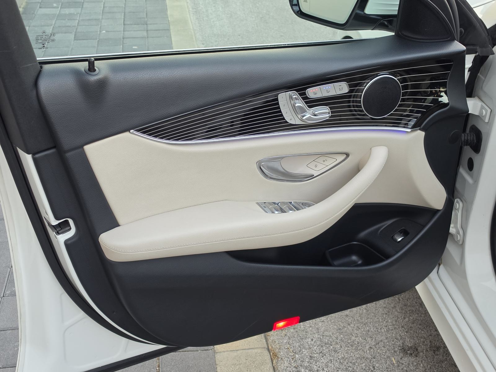 Mercedes-Benz E-klasa 220 D 4MATIC | KOŽA | PANORAMA | KAMERA | PDV, fotografija 10