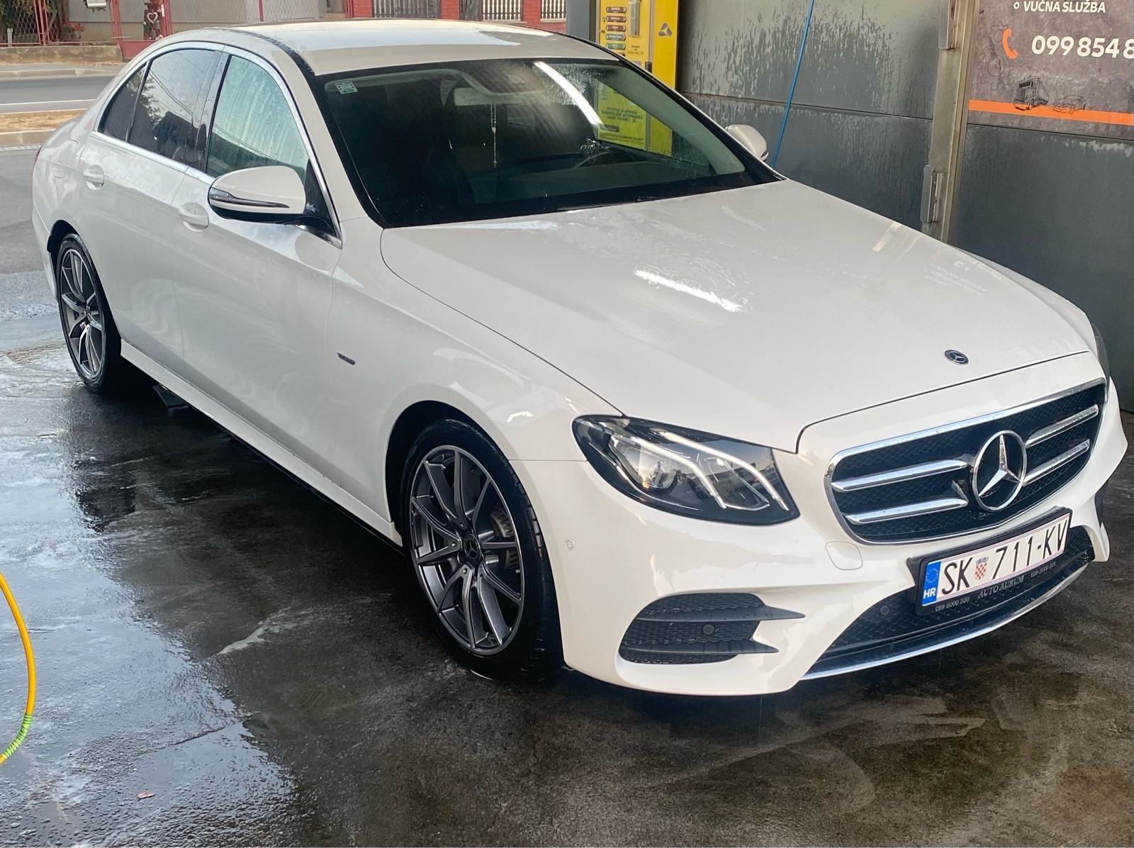 Mercedes-Benz E-klasa 220 D, fotografija 3