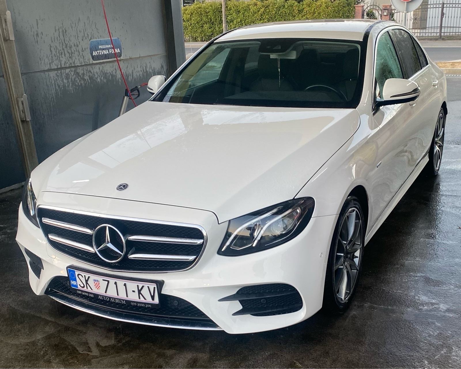 Mercedes-Benz E-klasa 220 D, fotografija 2