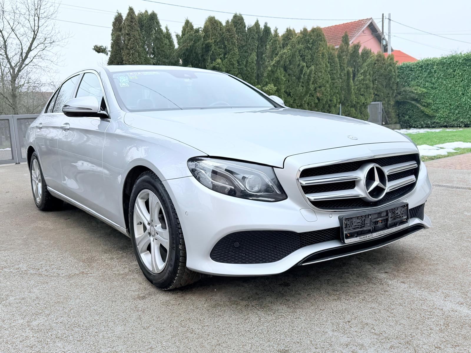 Mercedes-Benz E-klasa 220, fotografija 1