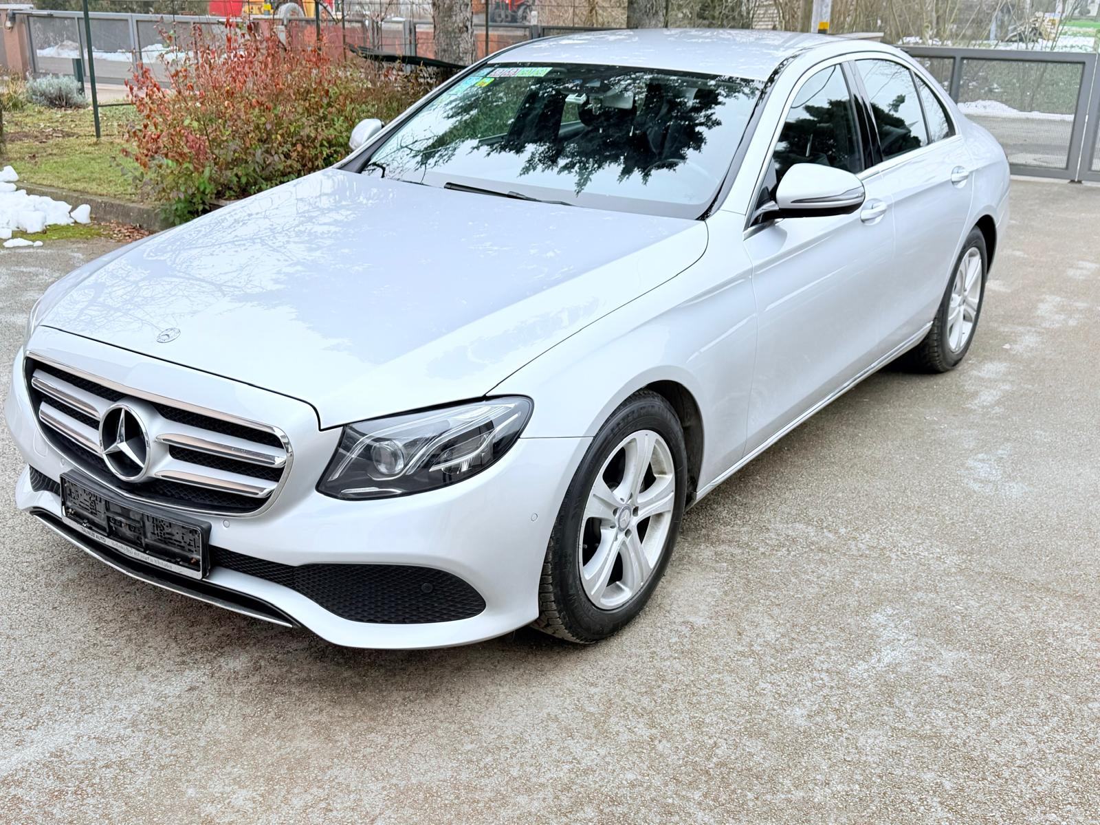 Mercedes-Benz E-klasa 220, fotografija 2