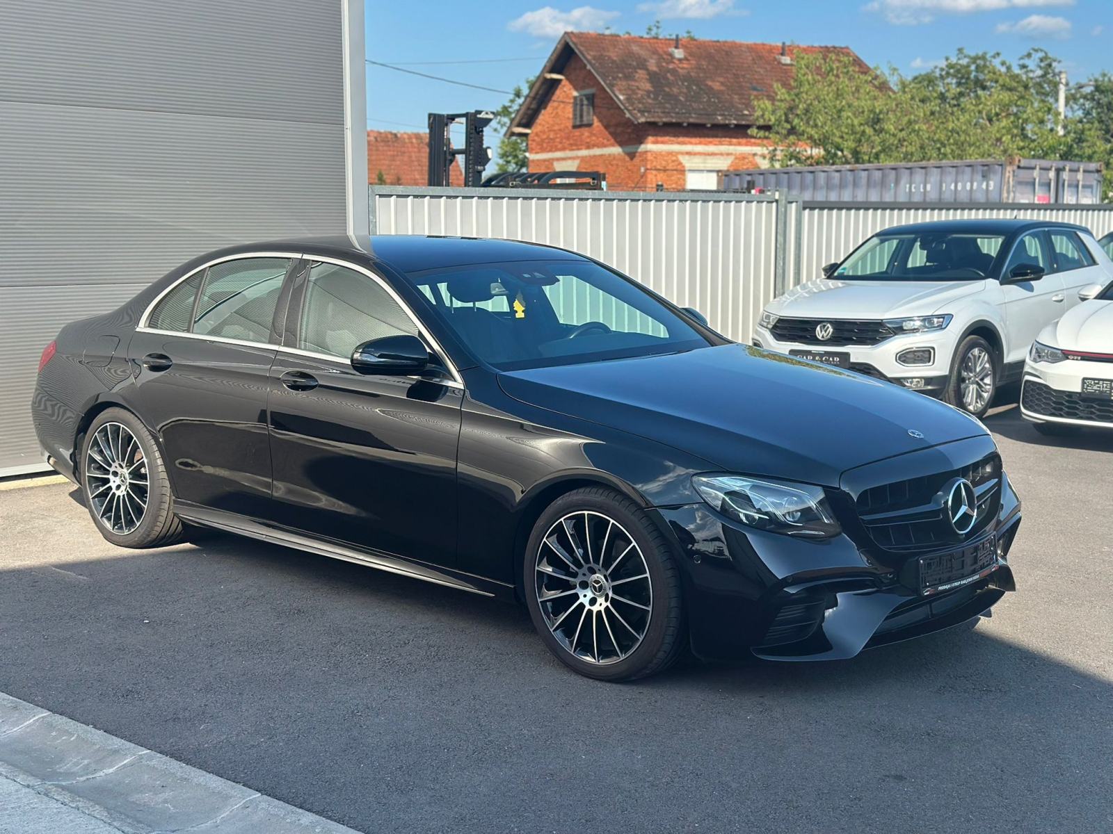 Mercedes-Benz E-klasa 220d--AMG--LED--JAMSTVO--LEASING, fotografija 2