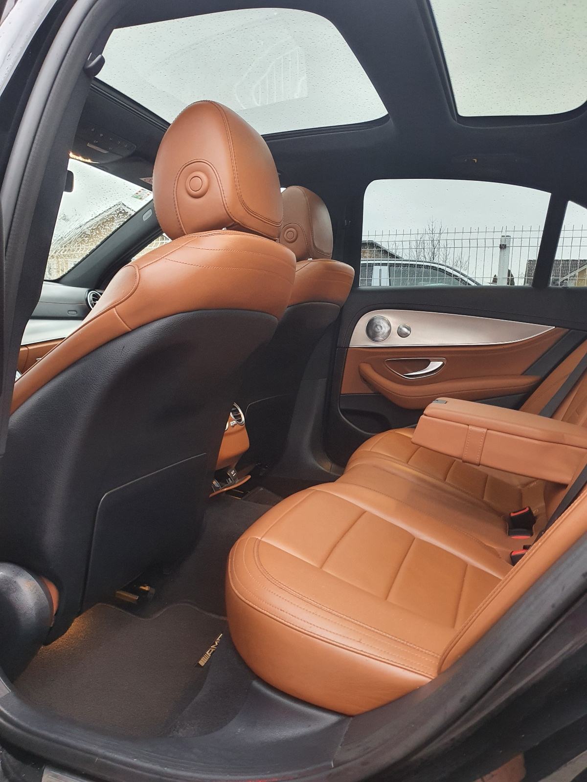 Mercedes-Benz E-klasa 220d*AMG*Night Paket*Panorama*ALU"20*U-pdv!, fotografija 14