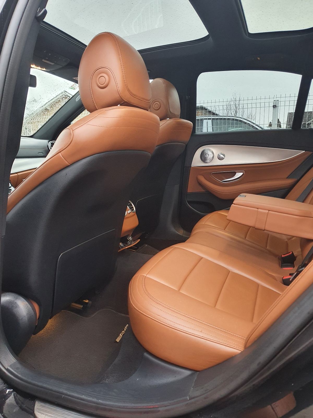 Mercedes-Benz E-klasa 220d*AMG*Night Paket*Panorama*ALU"20*U-pdv!, fotografija 17