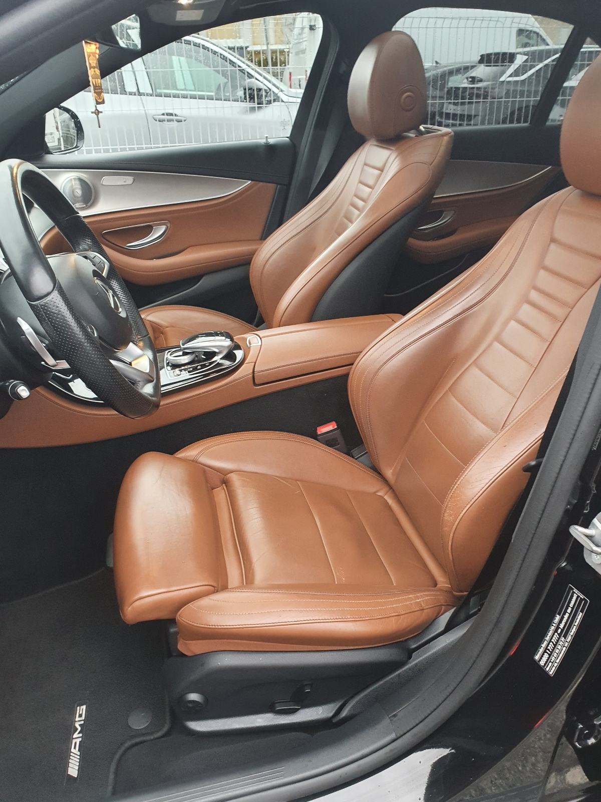 Mercedes-Benz E-klasa 220d*AMG*Night Paket*Panorama*ALU"20*U-pdv!, fotografija 19