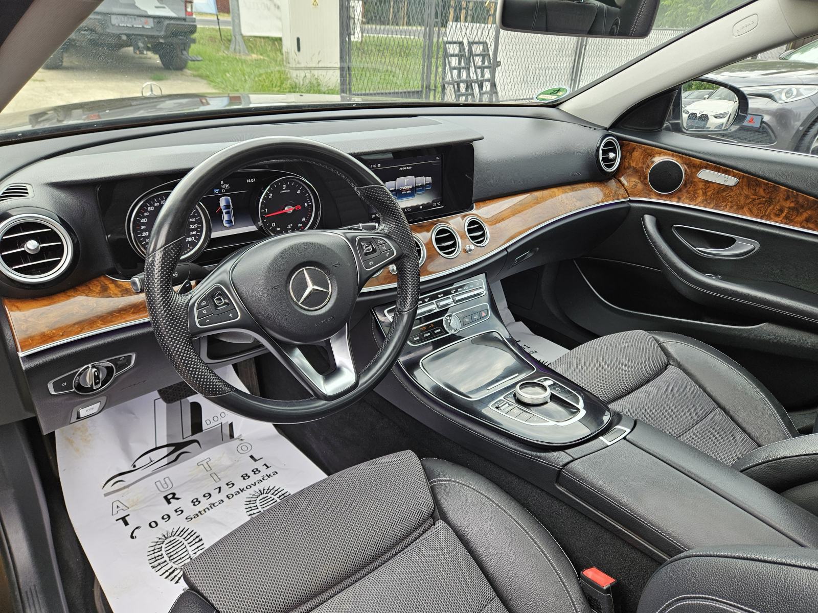 Mercedes-Benz E-klasa 220d PANORAMA,LEASING BEZ UČEŠĆA I BEZ JAMACA, fotografija 12