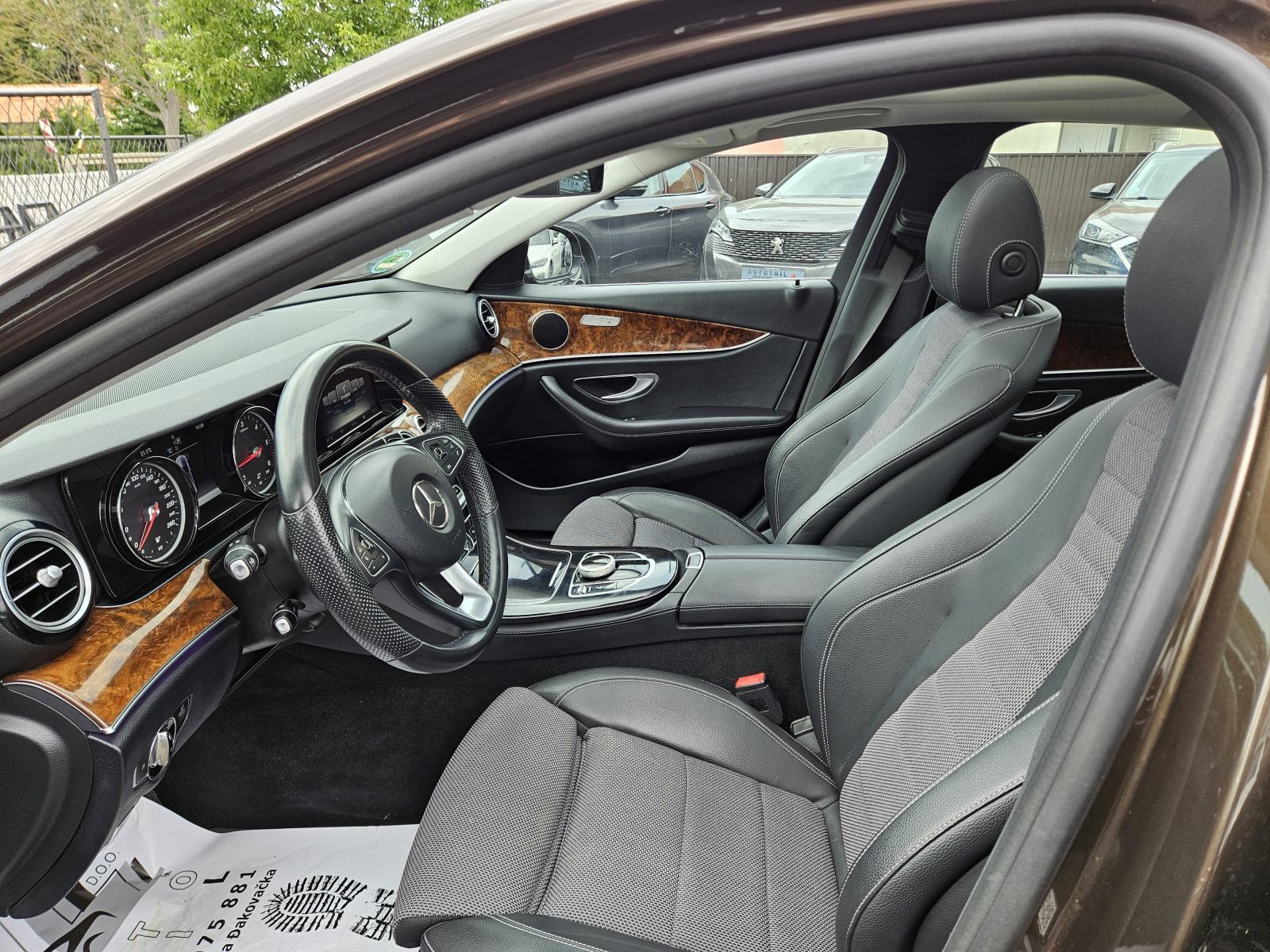 Mercedes-Benz E-klasa 220d PANORAMA,LEASING BEZ UČEŠĆA I BEZ JAMACA, fotografija 19
