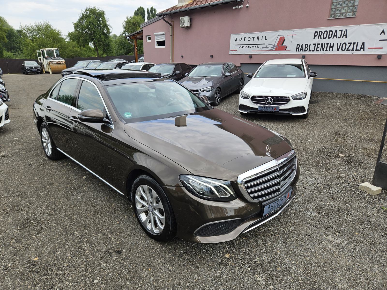Mercedes-Benz E-klasa 220d PANORAMA,LEASING BEZ UČEŠĆA I BEZ JAMACA, fotografija 9