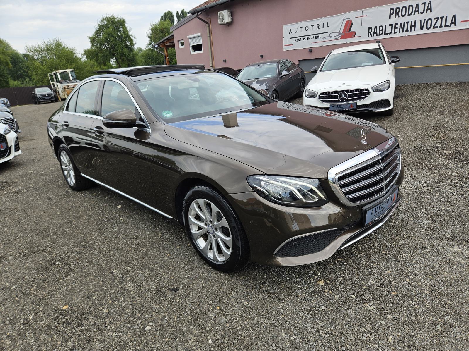 Mercedes-Benz E-klasa 220d PANORAMA,LEASING BEZ UČEŠĆA I BEZ JAMACA, fotografija 2