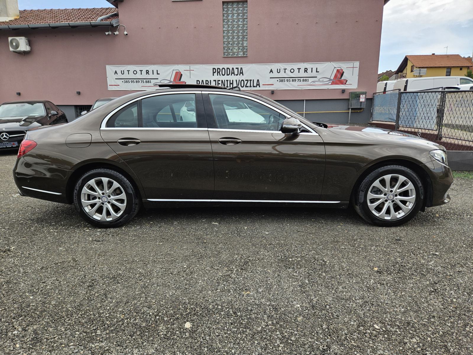 Mercedes-Benz E-klasa 220d PANORAMA,LEASING BEZ UČEŠĆA I BEZ JAMACA, fotografija 8