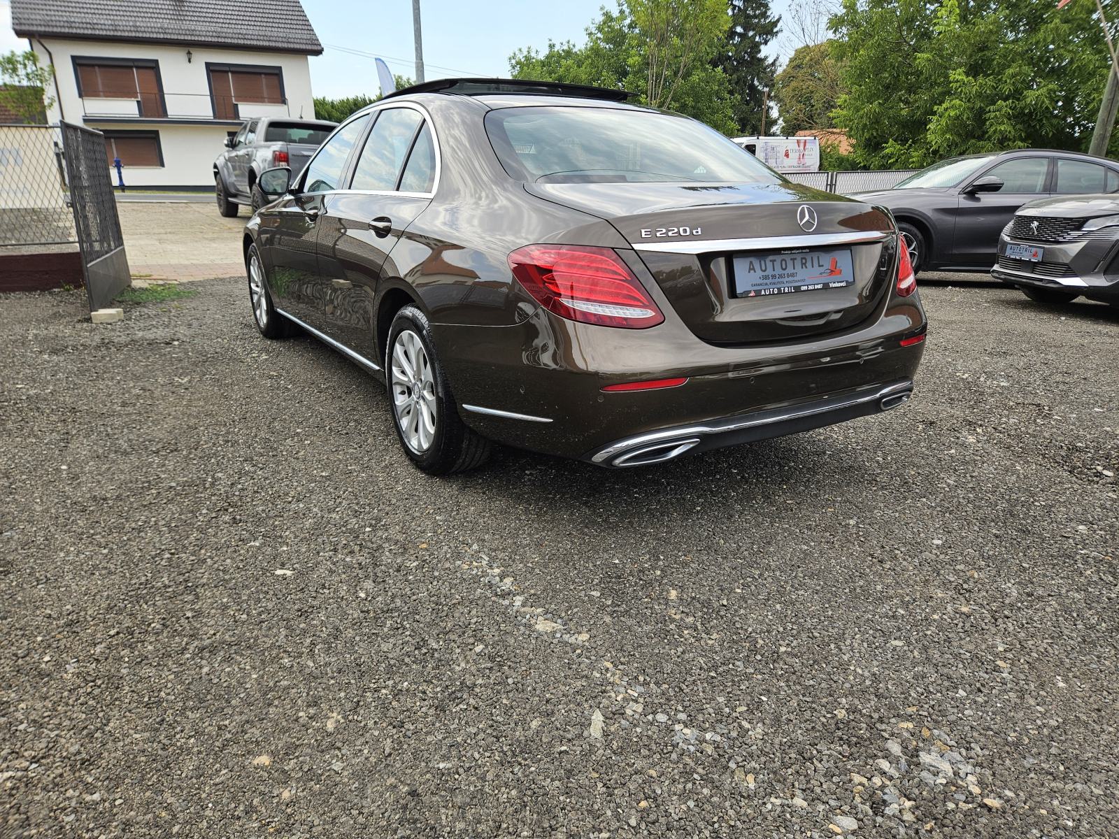 Mercedes-Benz E-klasa 220d PANORAMA,LEASING BEZ UČEŠĆA I BEZ JAMACA, fotografija 4