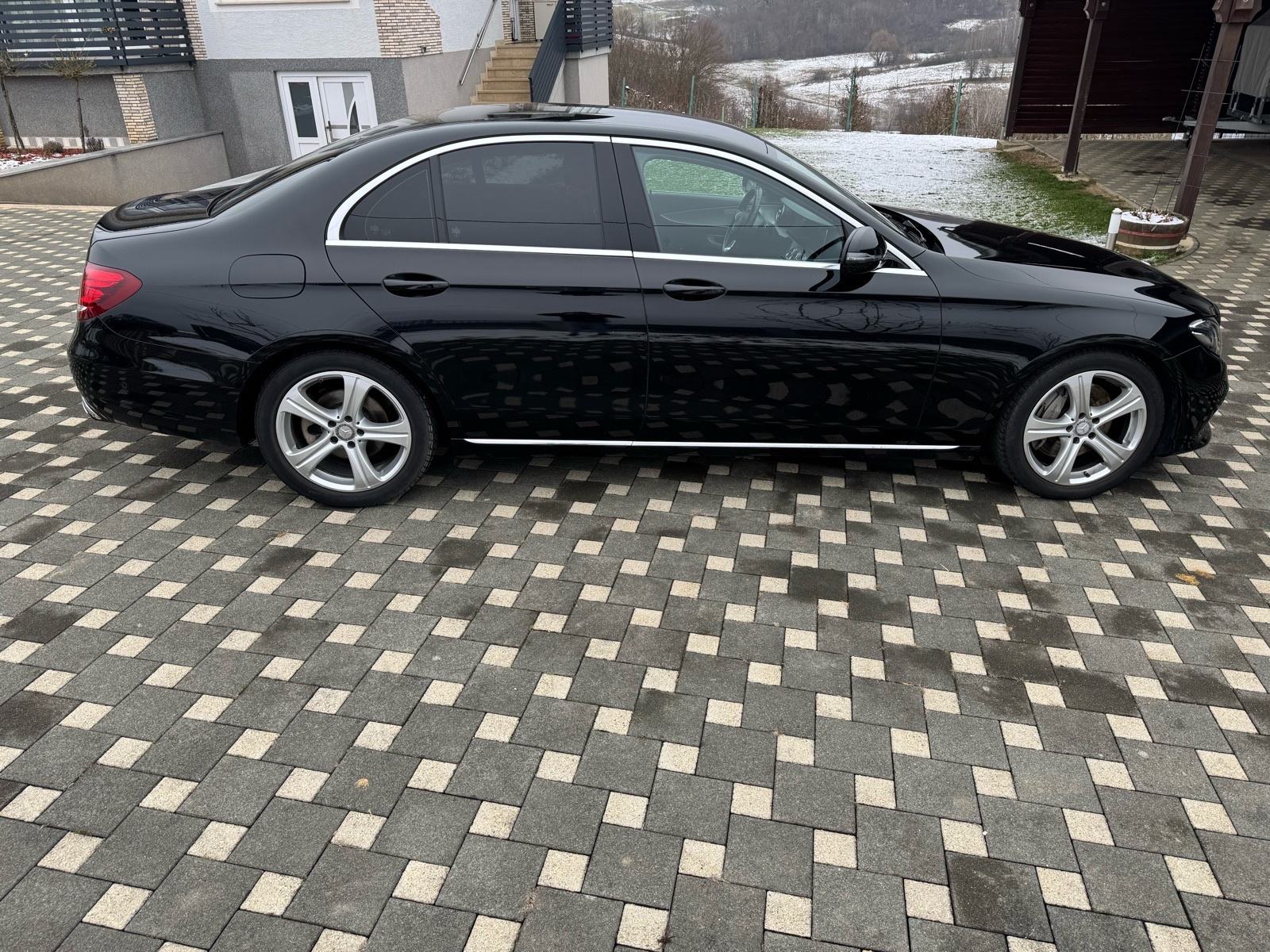 Mercedes-Benz E-klasa 220d Avantgarde, fotografija 2