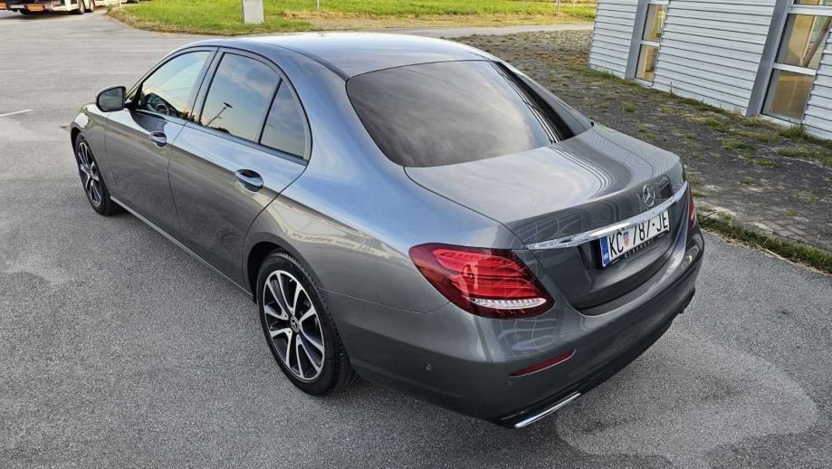 Mercedes-Benz E-klasa 220d "WIDESCREEN",Automatik 9G-Tronic,LED, pogled izvana - slika 5