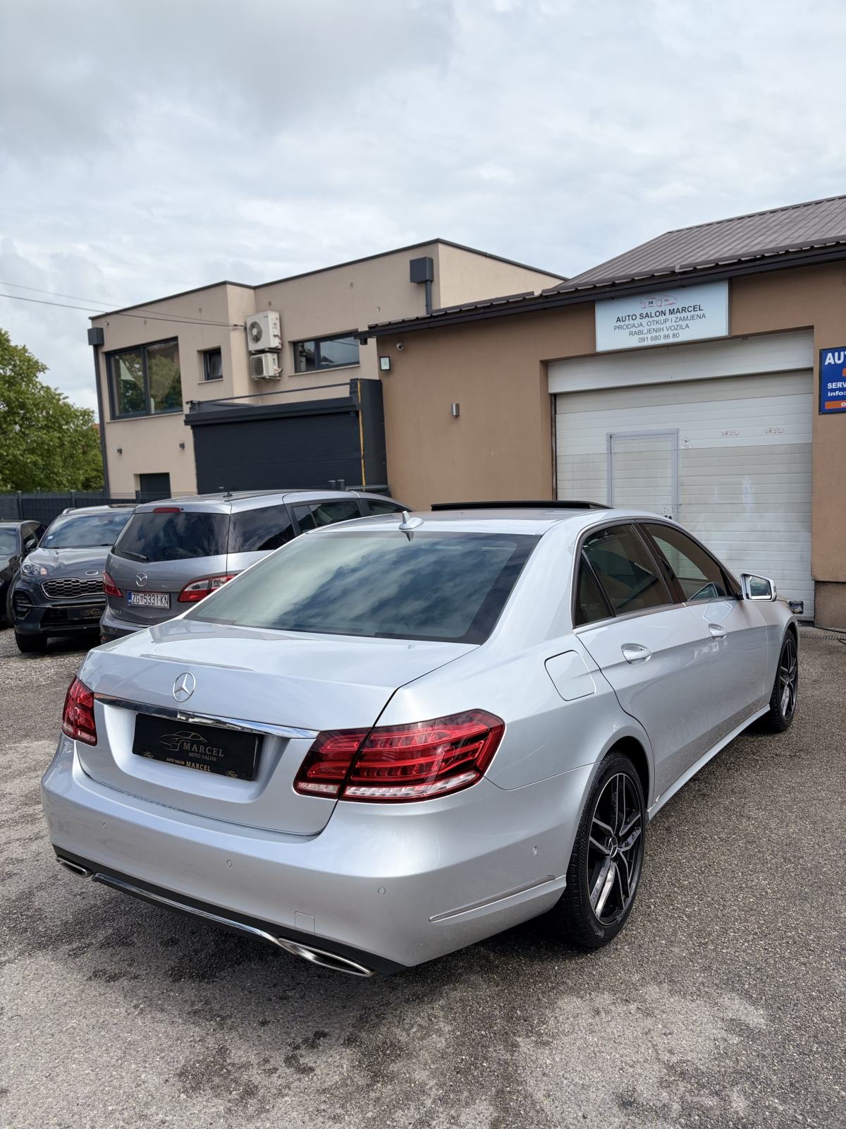 Mercedes-Benz E-klasa 300 CDI automatik Full oprema ŠIBER,LED,NAVI.., fotografija 5