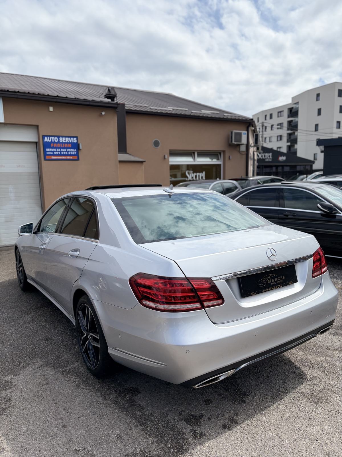 Mercedes-Benz E-klasa 300 CDI automatik Full oprema ŠIBER,LED,NAVI.., fotografija 7
