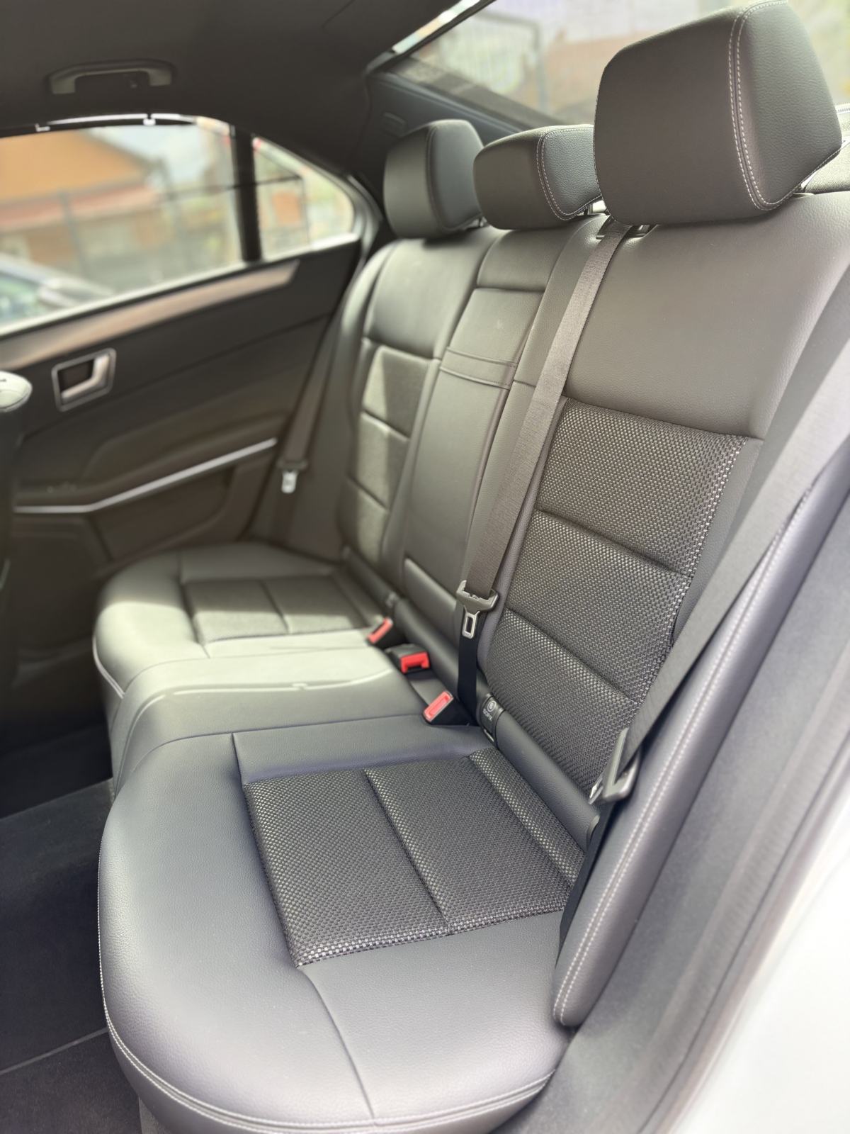 Mercedes-Benz E-klasa 300 CDI automatik Full oprema ŠIBER,LED,NAVI.., fotografija 17
