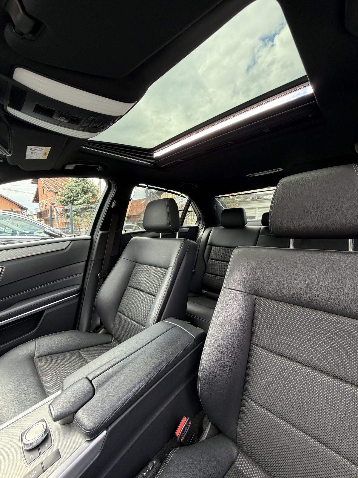 Mercedes-Benz E-klasa 300 CDI automatik Full oprema ŠIBER,LED,NAVI.., fotografija 14